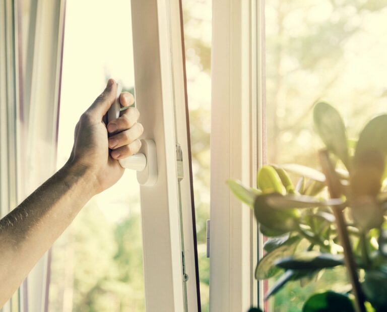 fenêtre ouverte qualité air réglementation